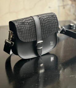 CROSS BODY SUEDE BLACK -Grafea Sales Store 333C2DCF 2CB9 46C2 83F8 FF0BE63974FF