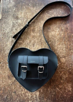 HEART SATCHEL BLACK -Grafea Sales Store CCEEA7C5 F822 4602 9A21 D90DE0692F87