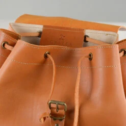 ACTOR CARAMEL -Grafea Sales Store actor caramel large leather backpack detail01 1000x1000 1