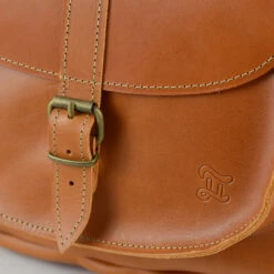 ACTOR CARAMEL -Grafea Sales Store actor caramel large leather backpack detail02 1000x1000 1