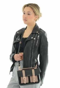 MICRO YANIS -Grafea Sales Store micro yanis lifestyle3 f70e4f43 dc18 41b6 82c1 29fc554fdc10