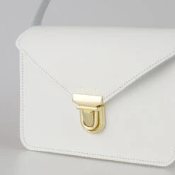 SMALL CROSSBODY WHITE -Grafea Sales Store small crossbody white leather bag detail